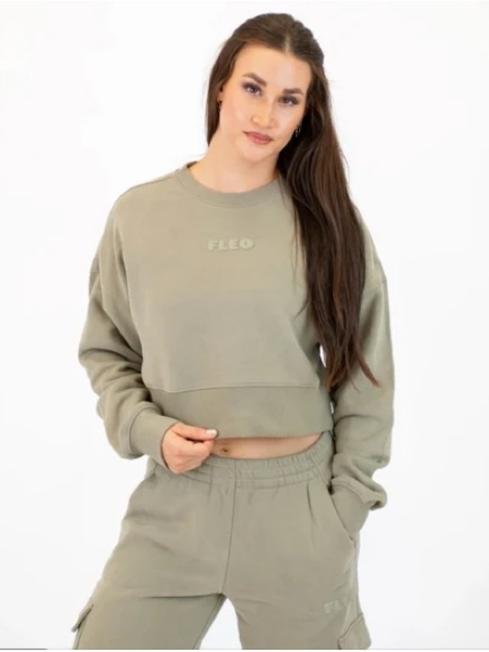 NWT SIZE L Fleo Cropped Crew Sweatshirt in Sage